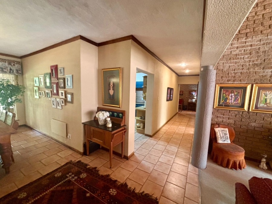 5 Bedroom Property for Sale in Wilkoppies North West